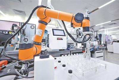 從實(shí)驗(yàn)室走向生產(chǎn)線(xiàn) | 機(jī)器人出戰(zhàn)，專(zhuān)攻新材料研發(fā)